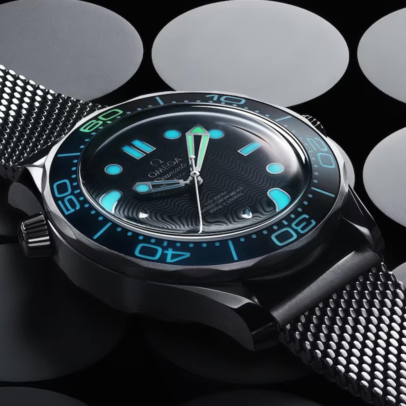 0me*ga Seamaster Diver 300M James Bond 007 60th Anniversary