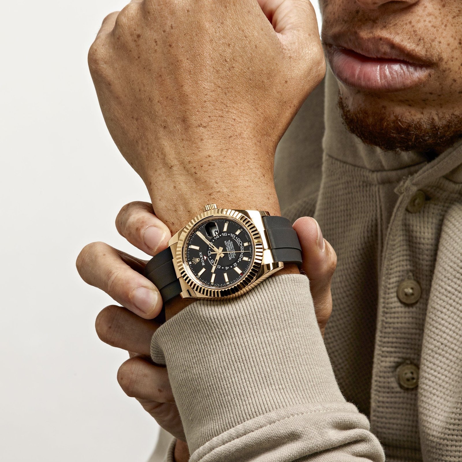 R01ex Sky-Dweller 336238 Yellow Gold  Bright Black Dial (2024)