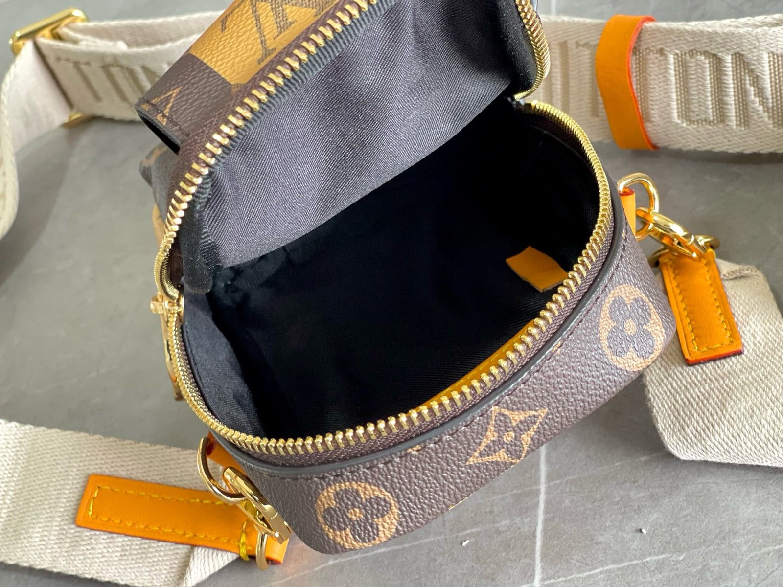 L0vis Vvtt0n M81005 FLAP DOUBLE PHONE BAG