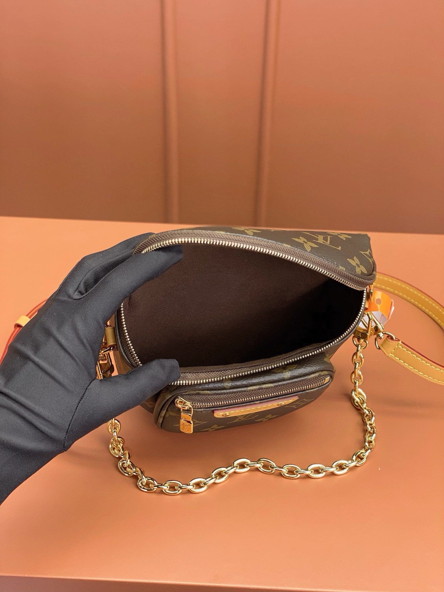 L0vis Vvtt0n Mini Bumbag M82335 (top quality)
