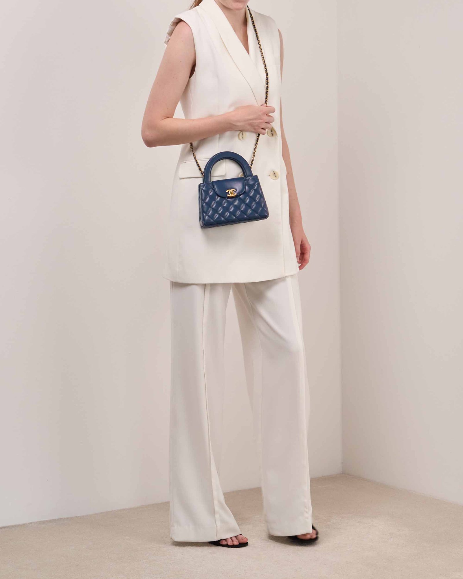 Ch**el Kelly Medium Bag in Vintage Calfskin Leather, Dark Blue