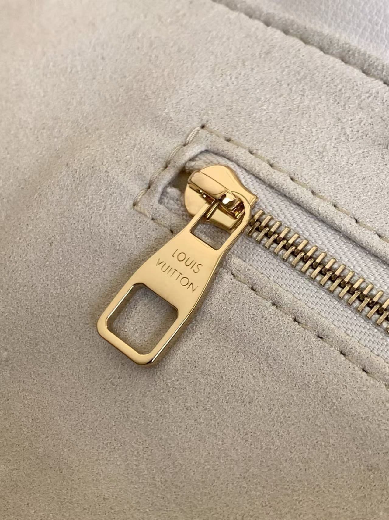 L0vis Vvtt0n M15235 Dust Bag Tote