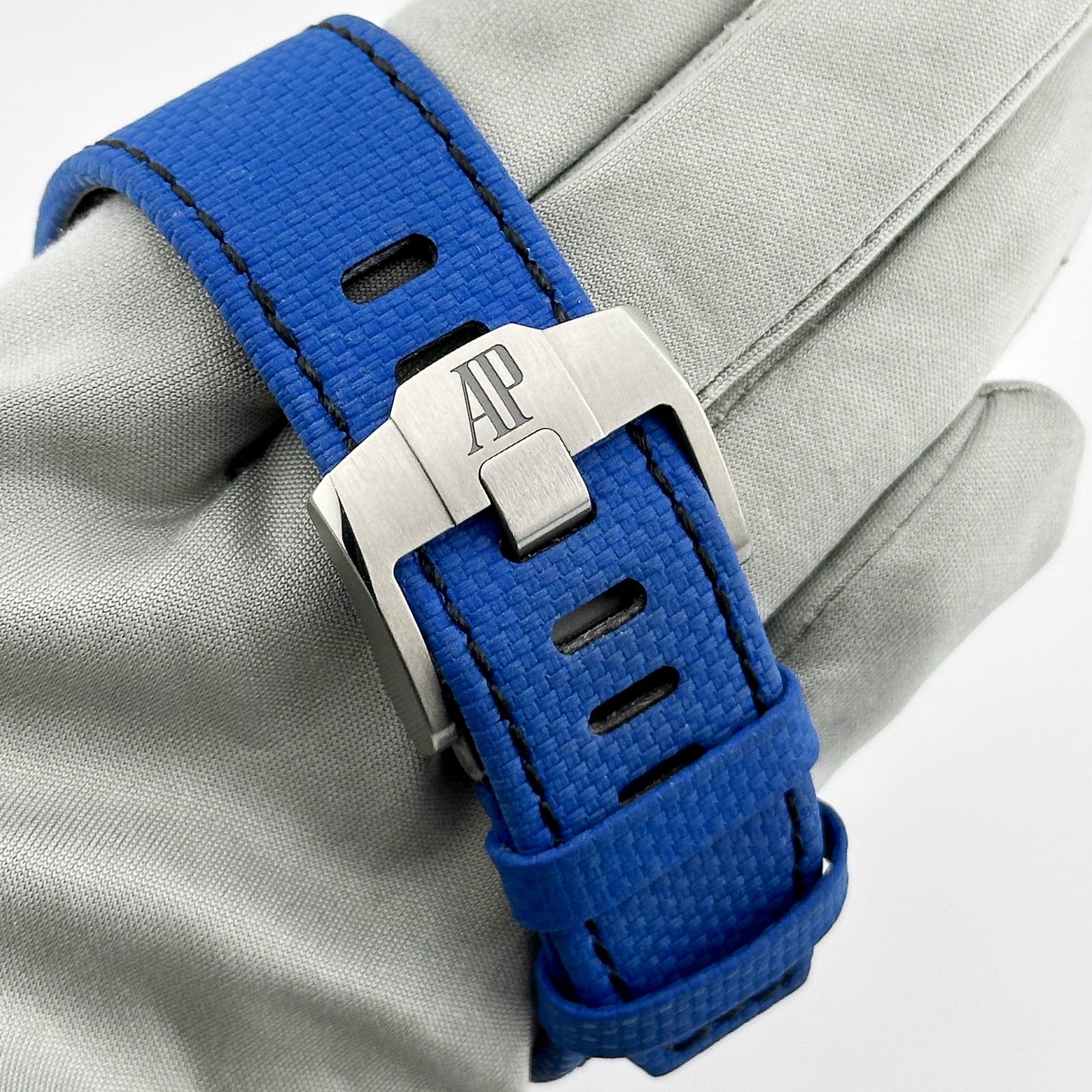 Audemars P1g*et Royal Oak Offshore 26420CE.OO.A043VE.01 Selfwinding Chronograph Black/Blue Ceramic (2023)