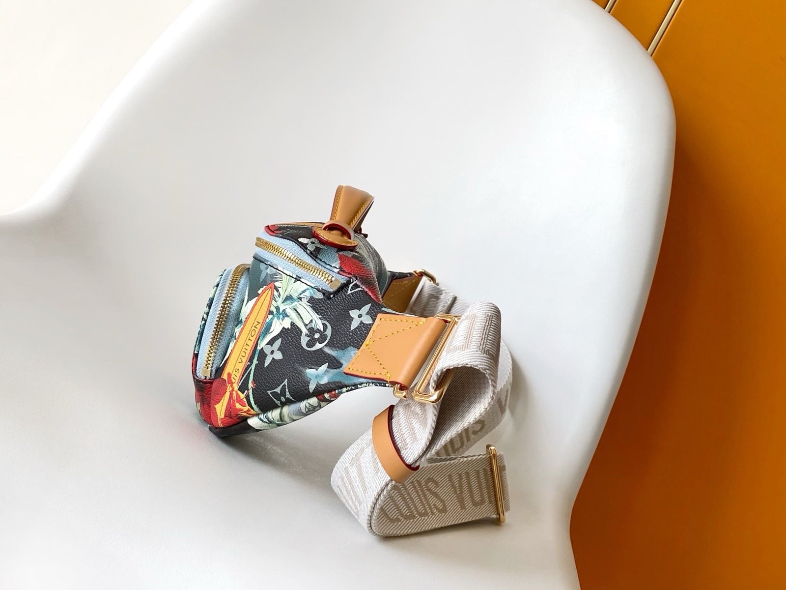 L0vis Vvtt0n M24992 Rush Bumbag