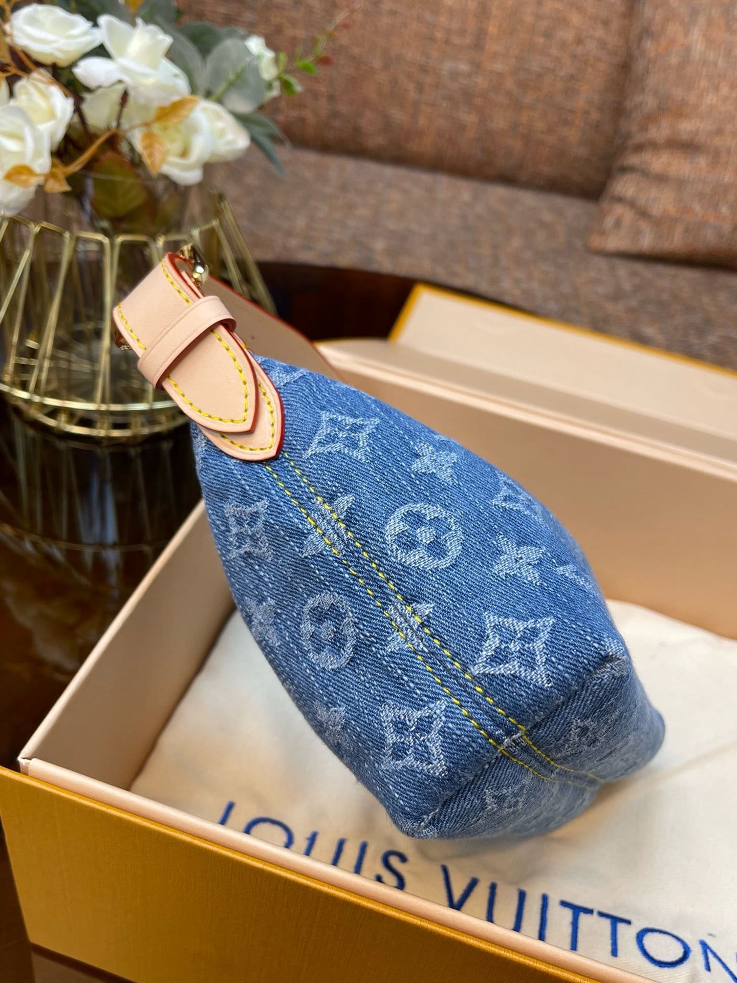 L0vis Vvtt0n Hills Pochette M82949