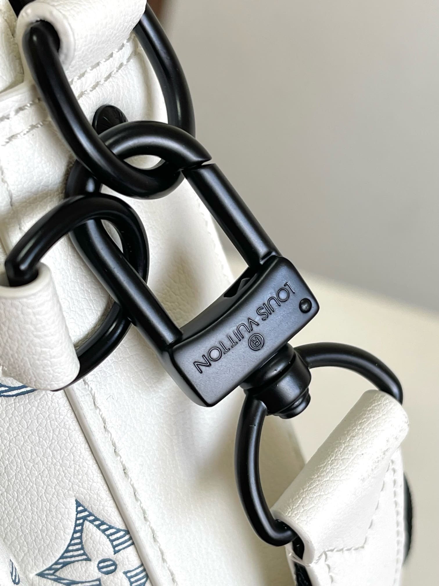 L0vis Vvtt0n M24754 Trio Messenger