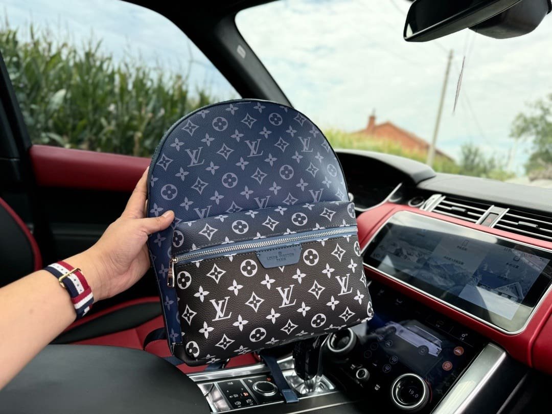 L0vis Vvtt0n M11590 Discovery Backpack PM