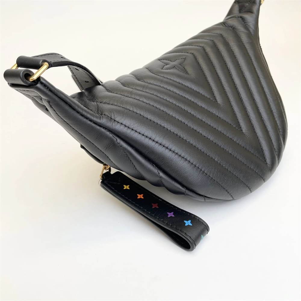 L0vis Vvtt0n Wave Bumbag M53750