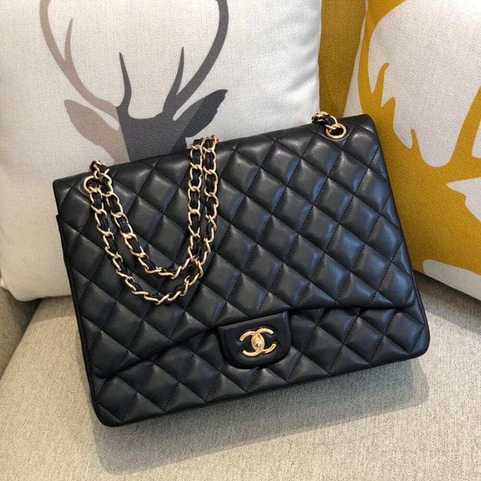 Ch**el Classic Maxi Handbag LAMBSKIN & GOLD METAL