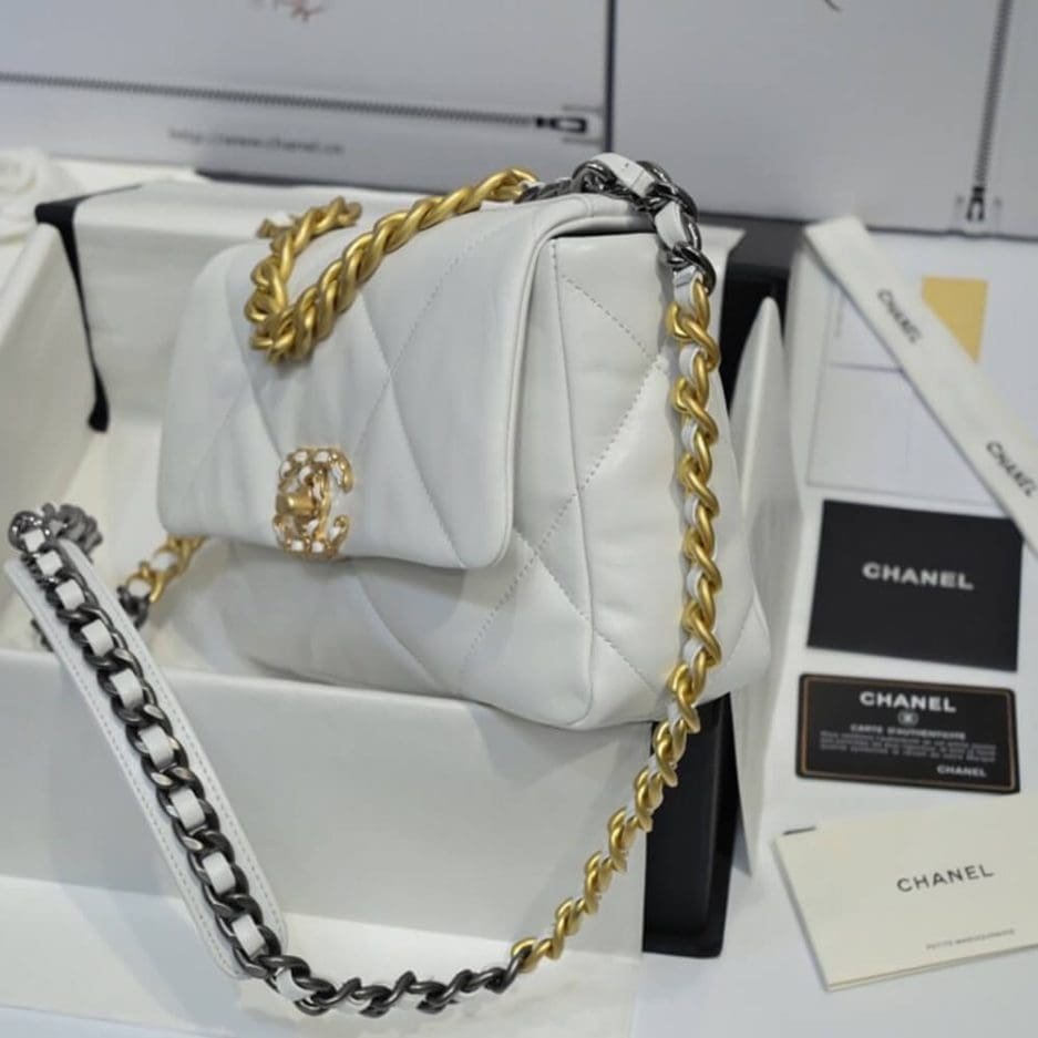 Ch**el 19 HANDBAG AS1160