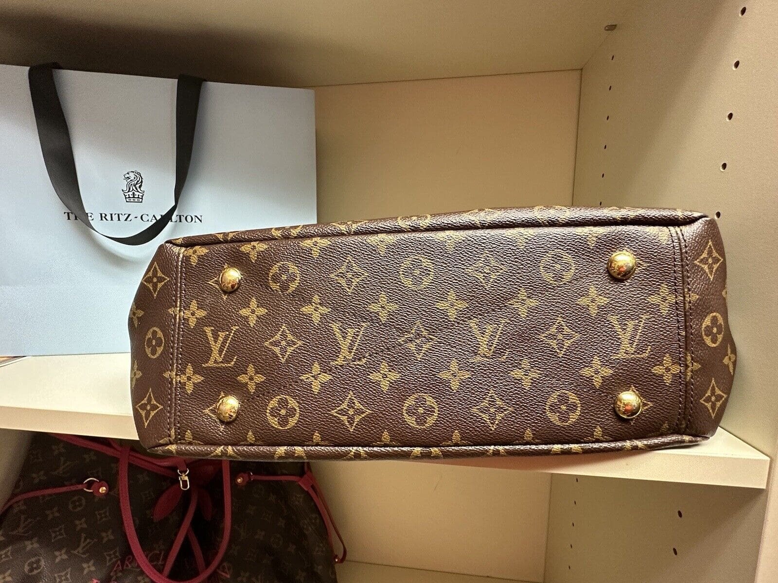 L0vis Vvtt0n Monogram Canvas Pallas M50067 Litchi