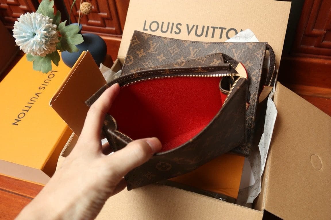 L0vis Vvtt0n M47195 Trio Toilet Pouch