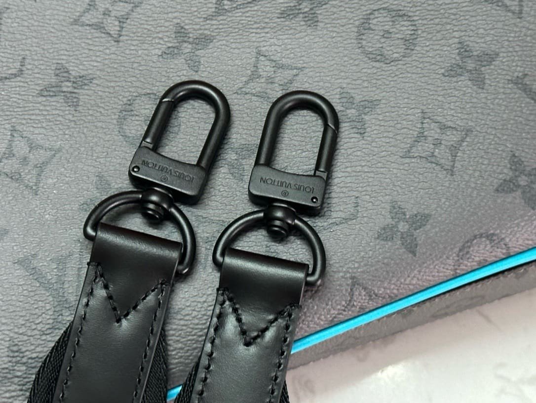 L0vis Vvtt0n M11648 Trio Messenger