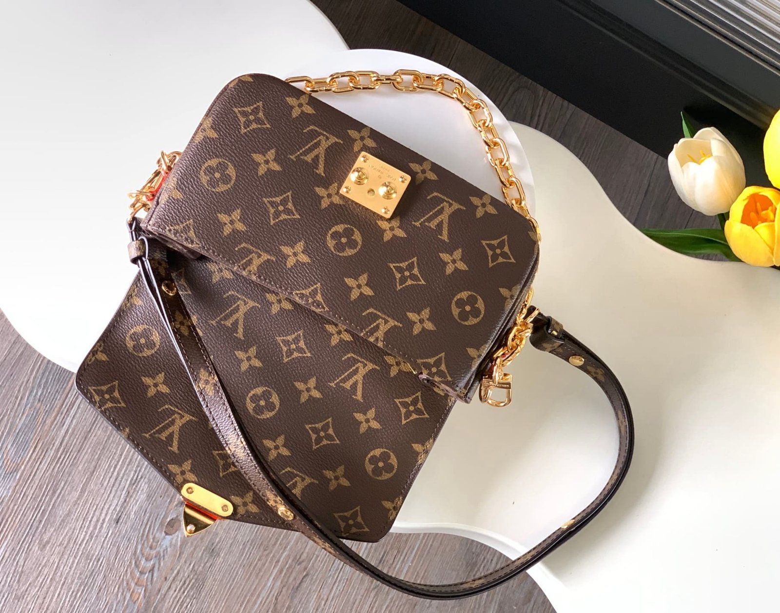 L0vis Vvtt0n M46279 Pochette Métis East West