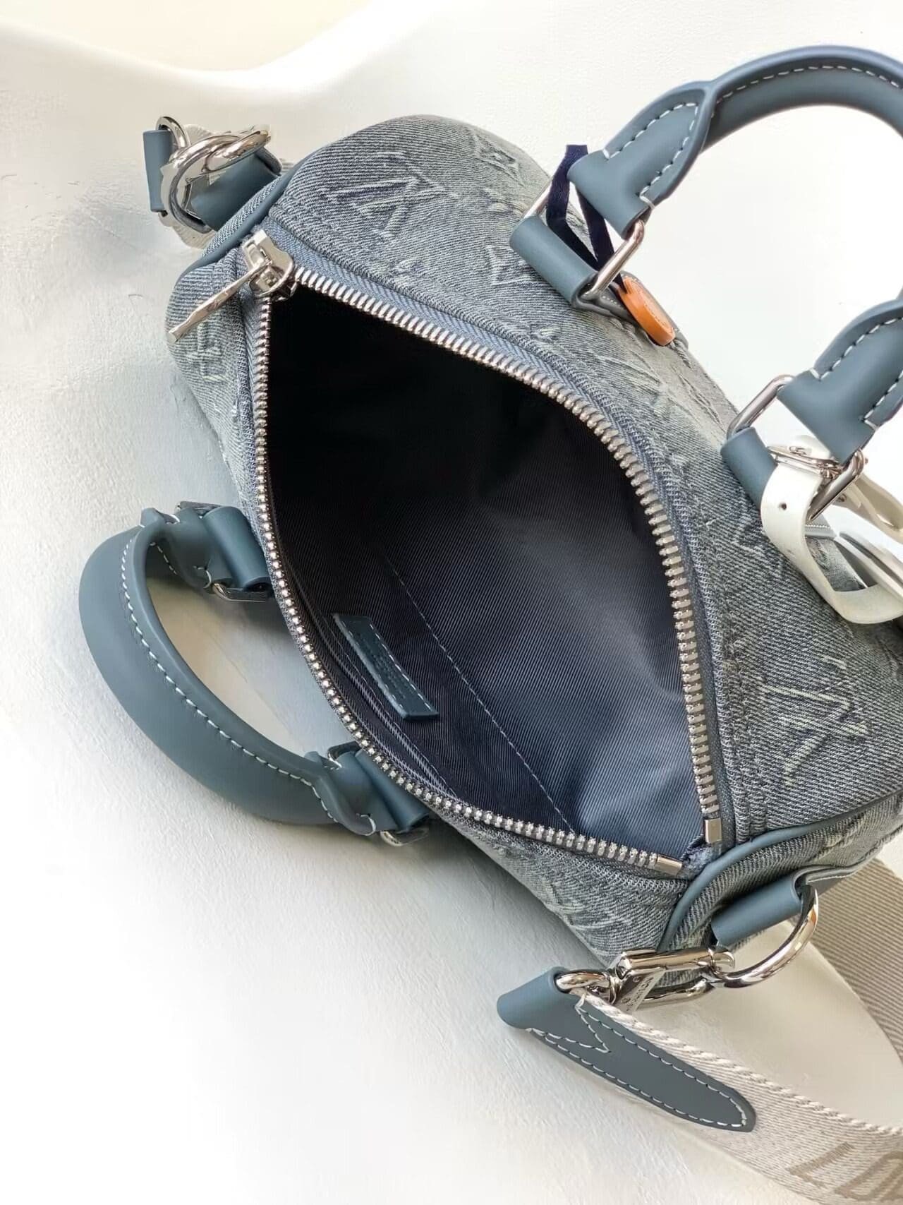 L0vis Vvtt0n M22762 Keepall Bandoulière 25