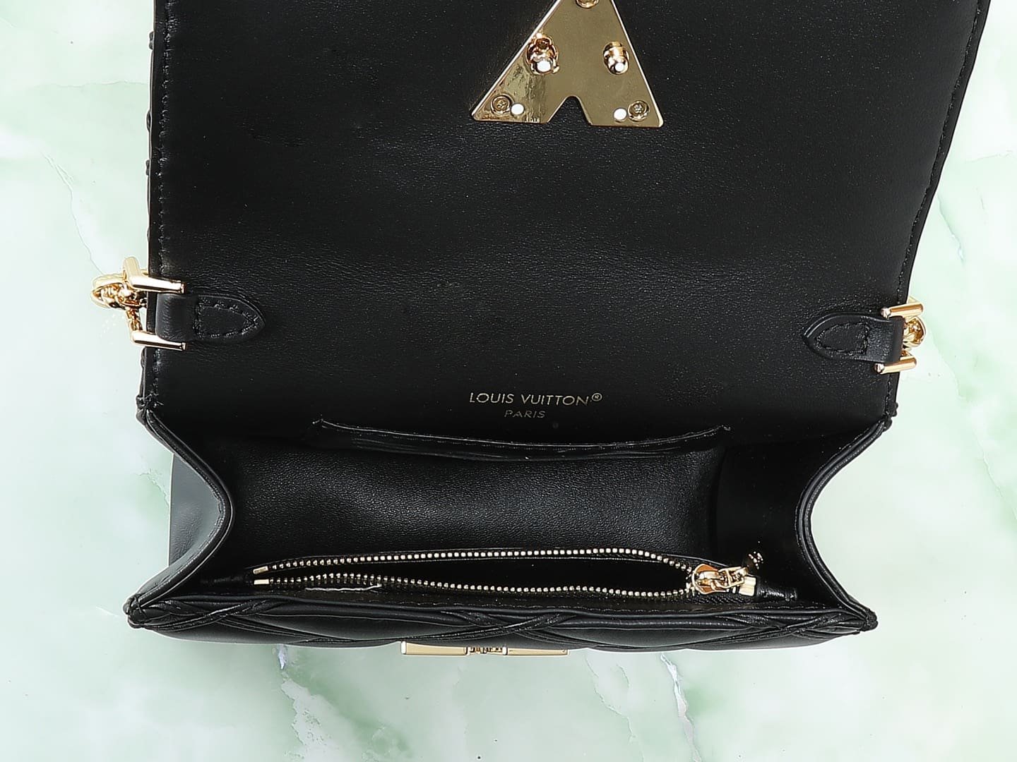 L0vis Vvtt0n M13139 Wallet On Chain GO-14