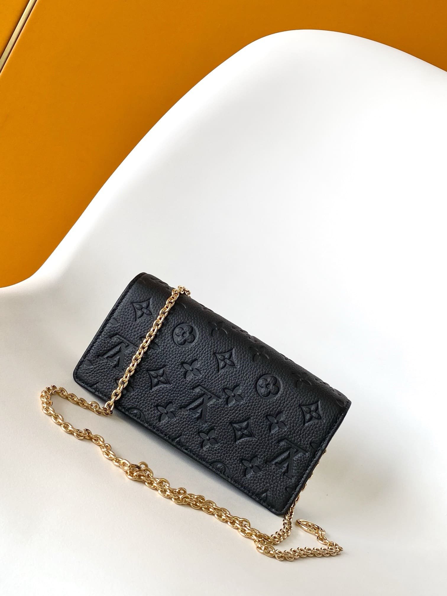 L0vis Vvtt0n M46919 Wallet On Chain Lily