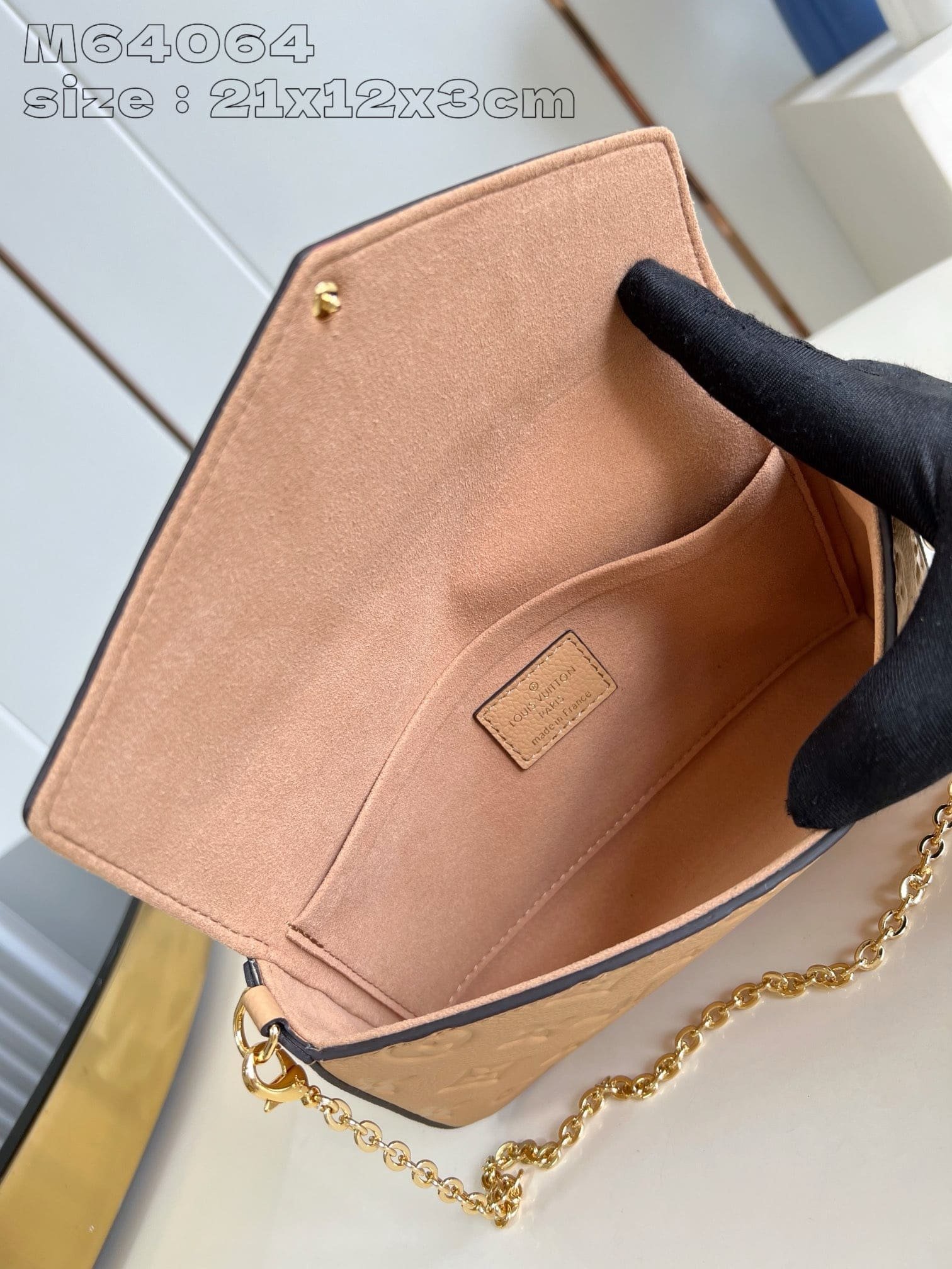 L0vis Vvtt0n Pochette Félicie