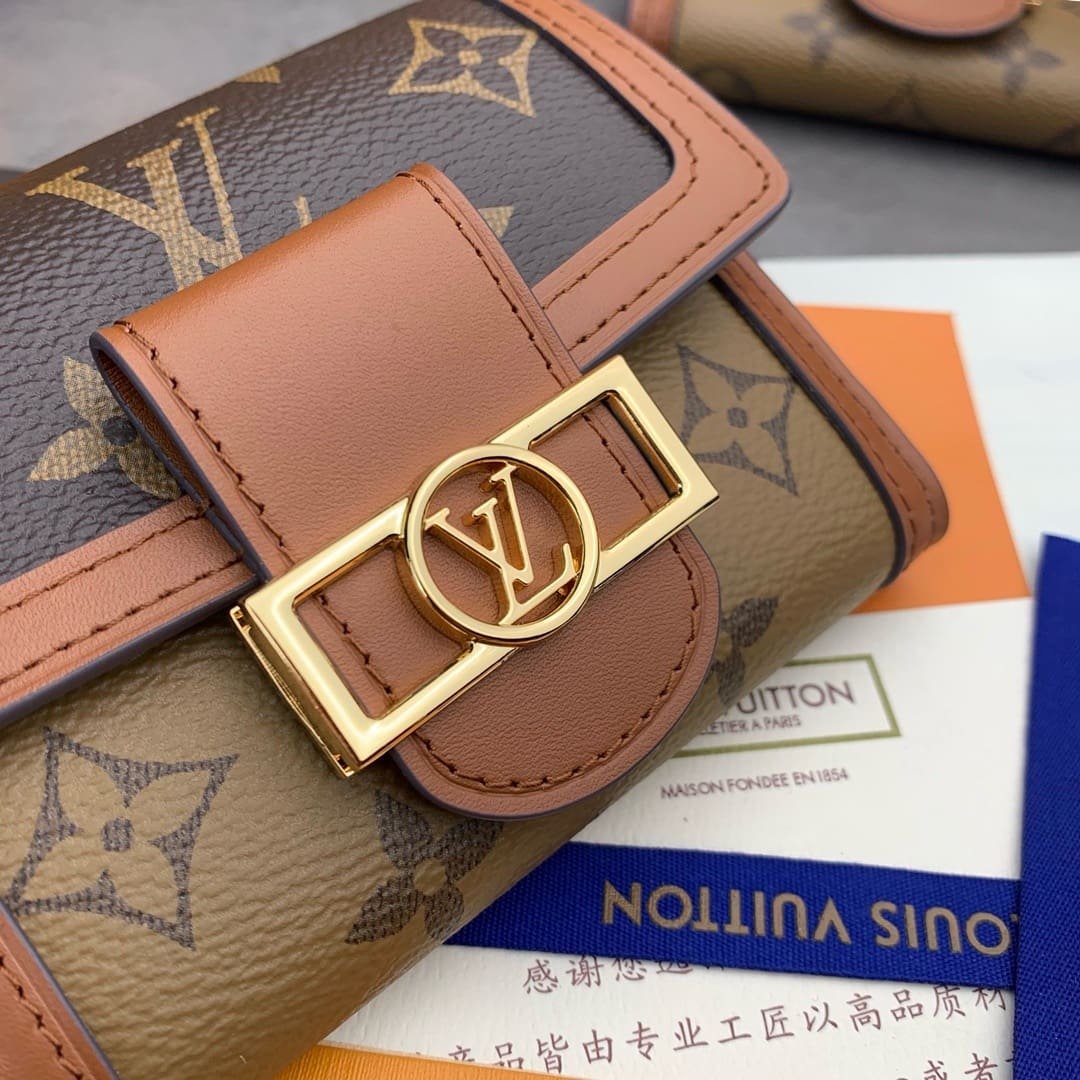 L0vis Vvtt0n M68725 Dauphine Compact Wallet