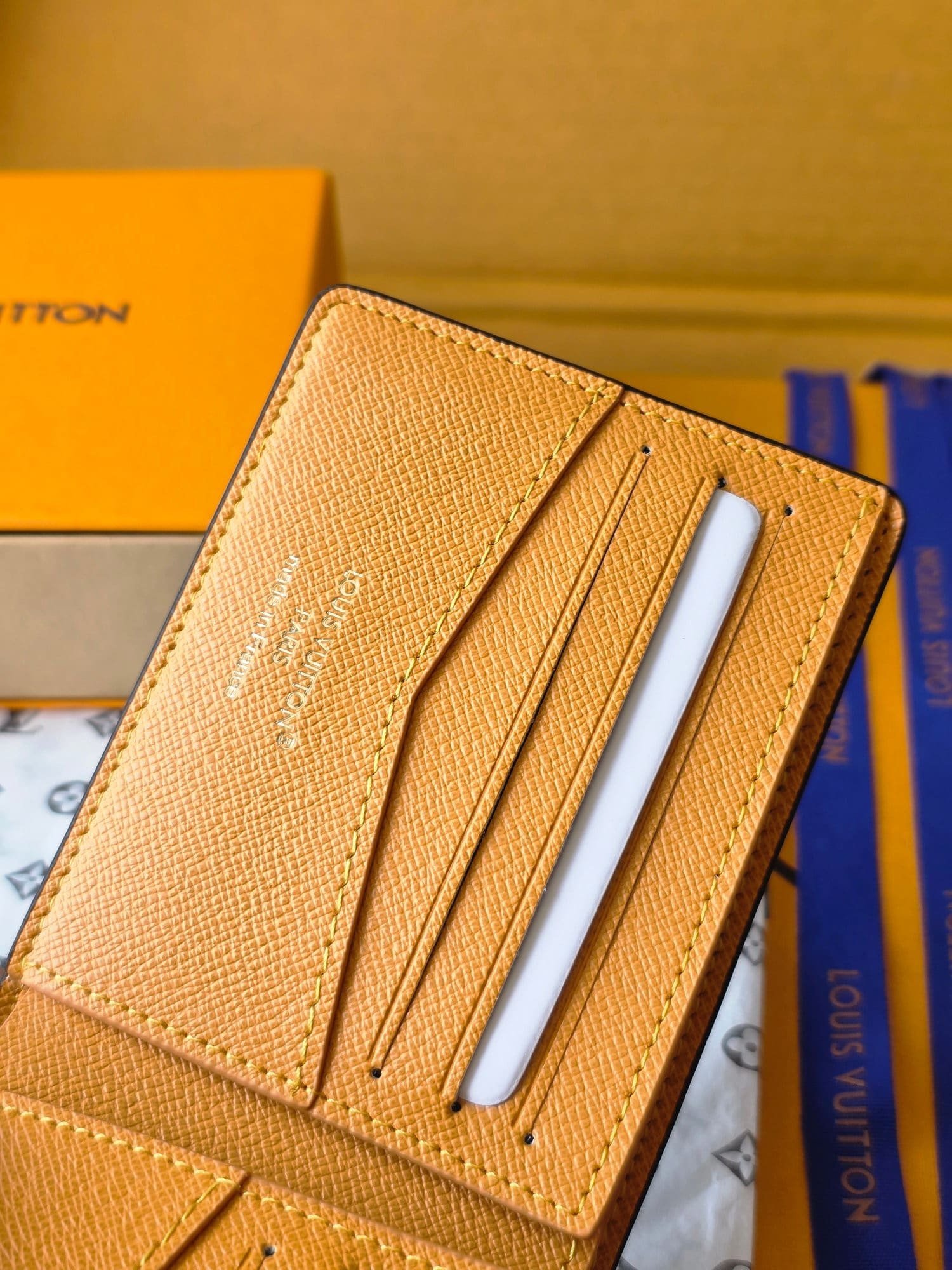 L0vis Vvtt0n M25795 Slender Wallet