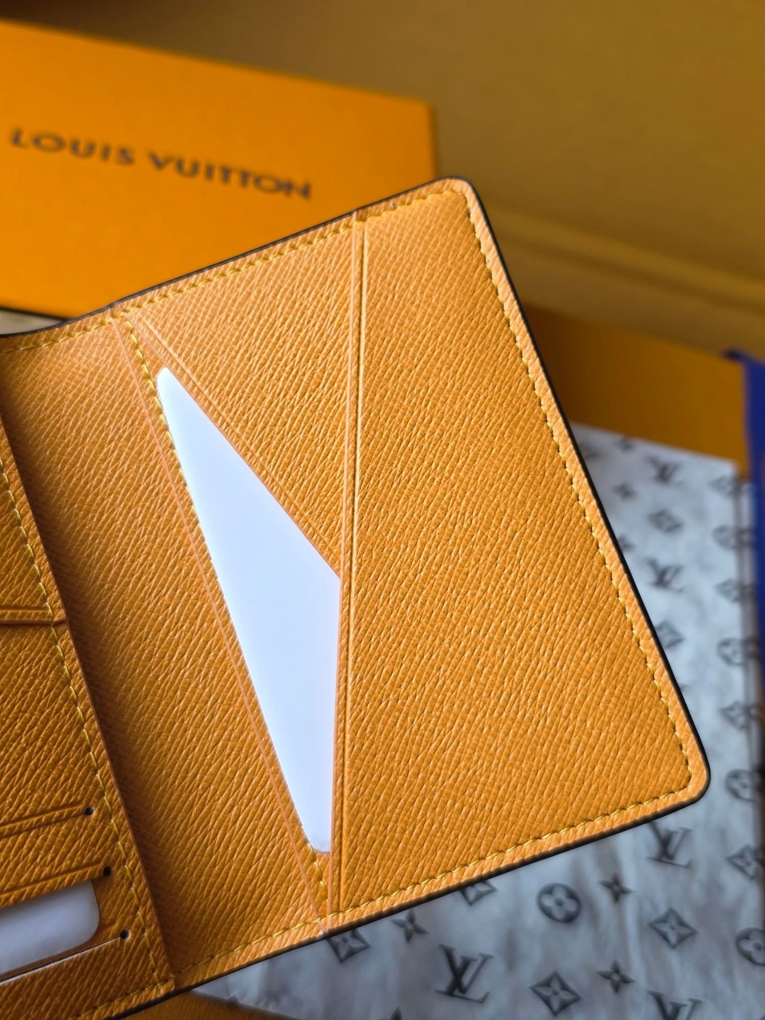 L0vis Vvtt0n M25794 NEW Pocket Organizer