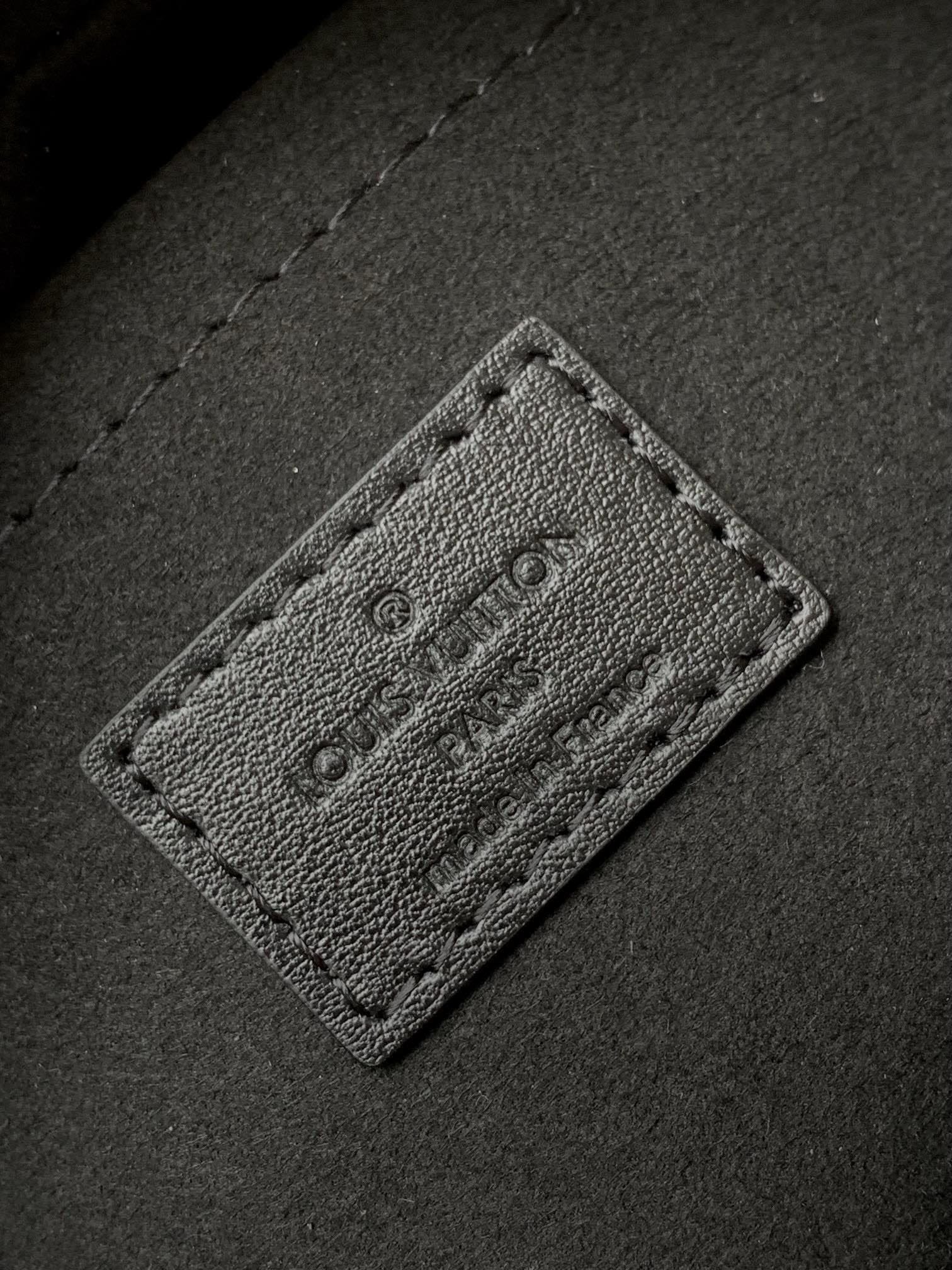 L0vis Vvtt0n M23742 Steamer Messenger (top quality)
