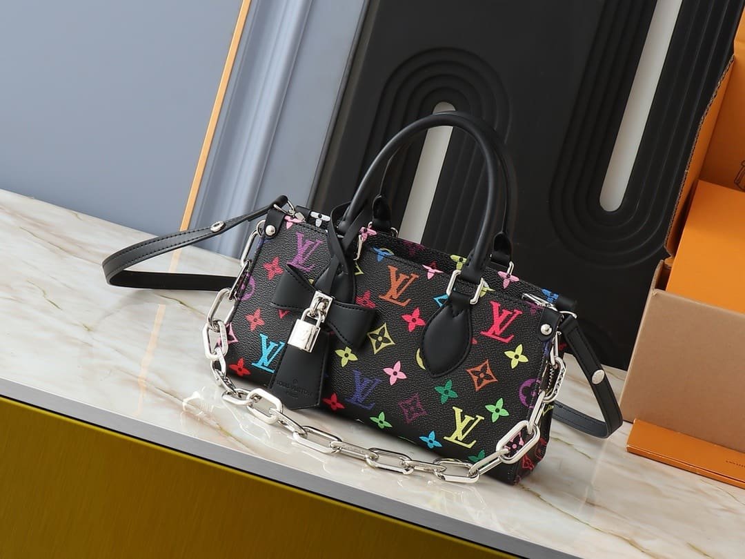L0vis Vvtt0n M13260 LV x TM OnTheGo East West Chain