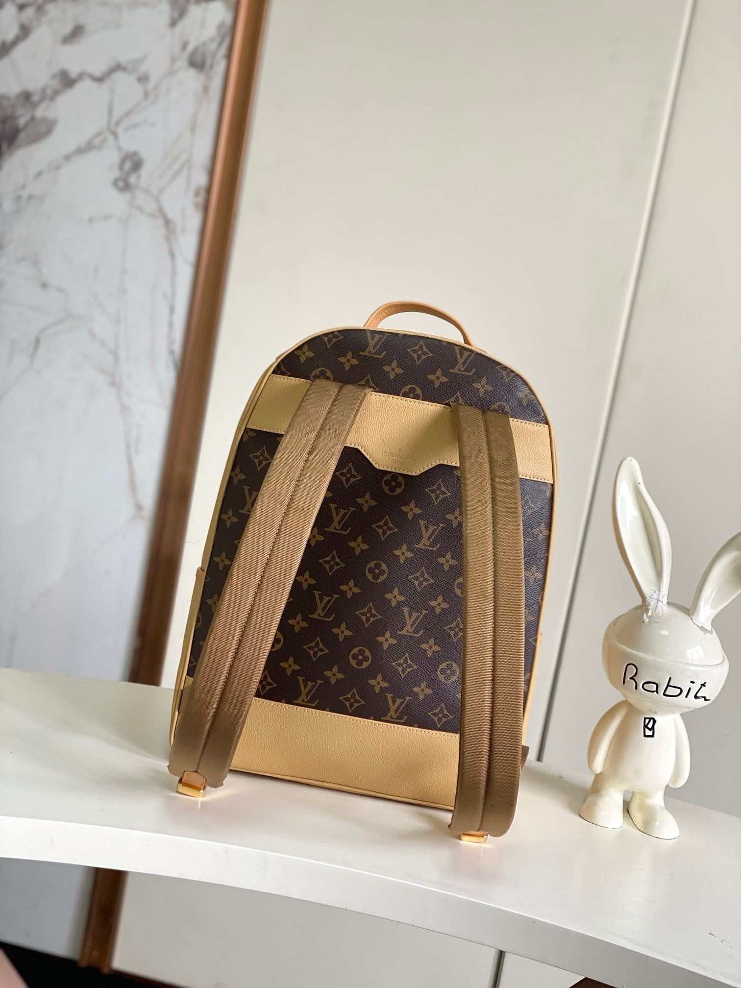 L0vis Vvtt0n M12624 Outdoor Backpack