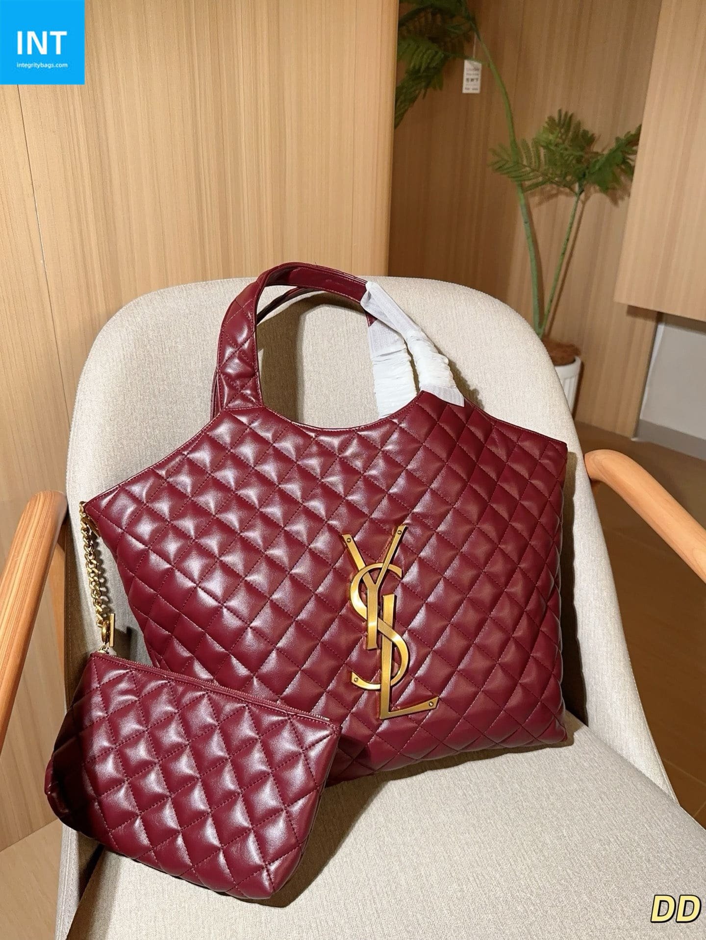 Sa1nt Lau*nt ICARE in quilted nappa