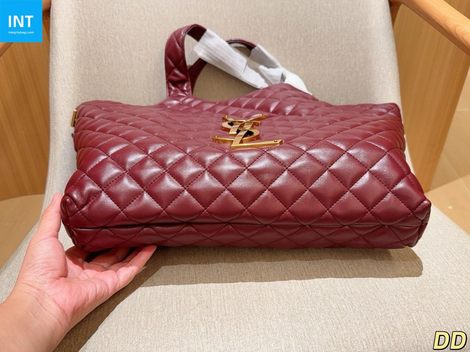 Sa1nt Lau*nt ICARE in quilted nappa