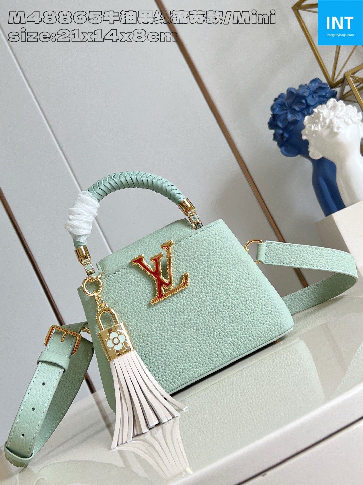 L0vis Vvtt0n M15157 Capucines Mini