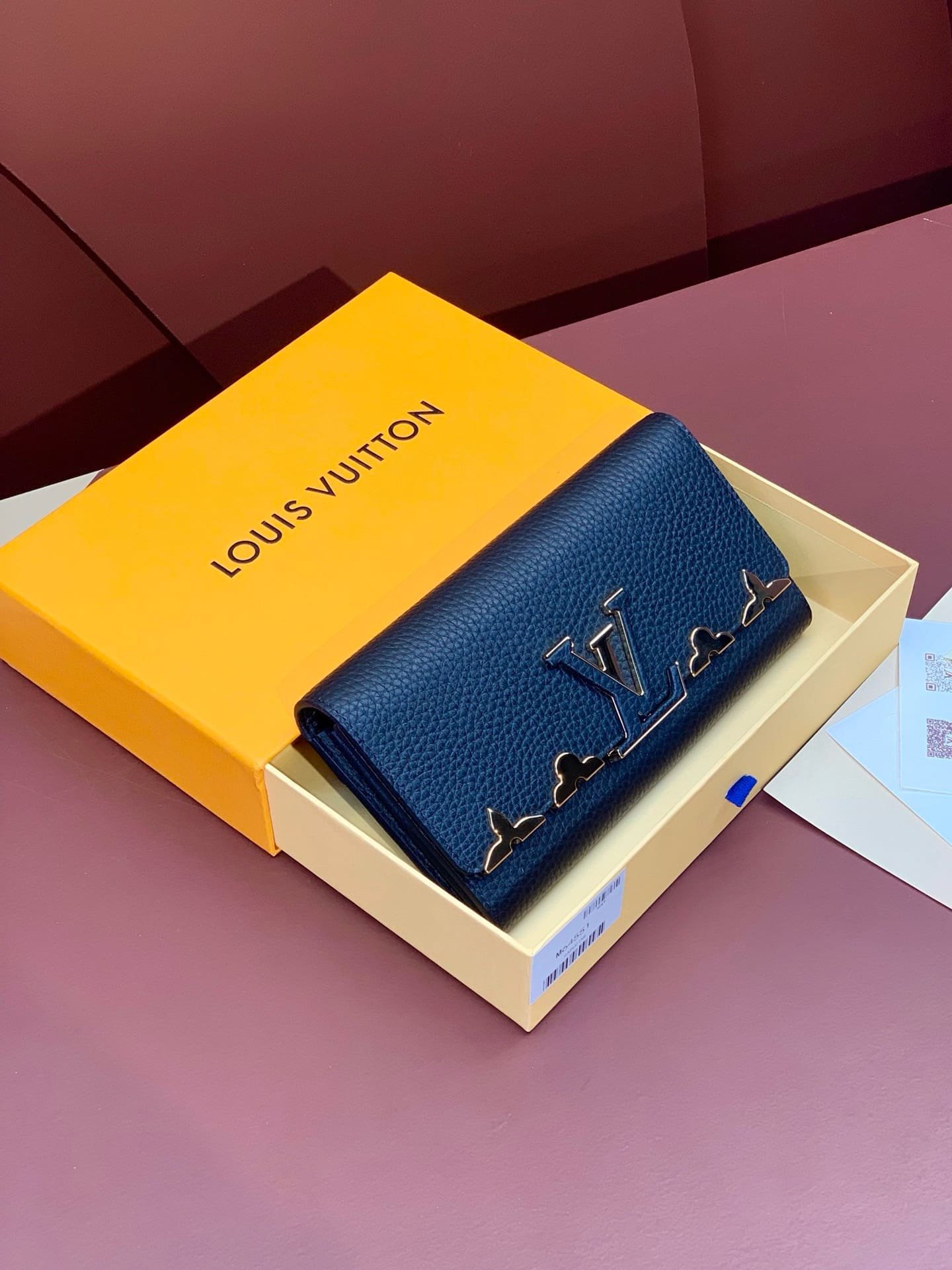 L0vis Vvtt0n M64551 Capucines Wallet