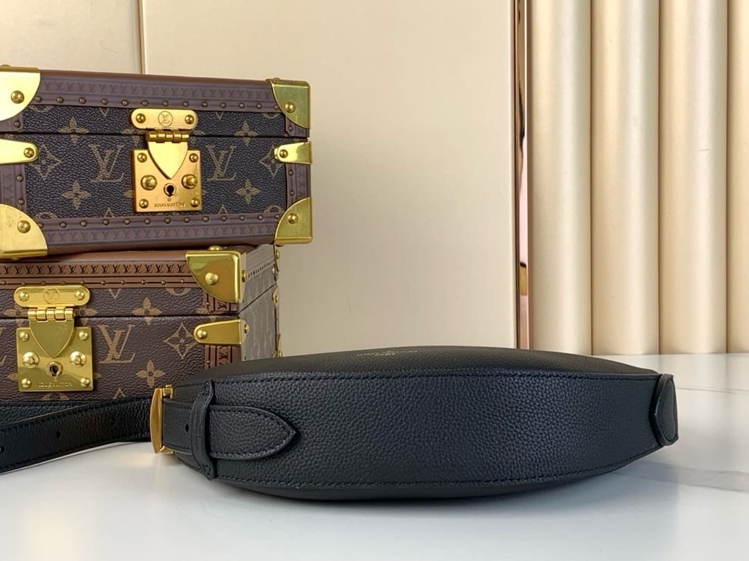 L0vis Vvtt0n M11429 Low Key Bumbag
