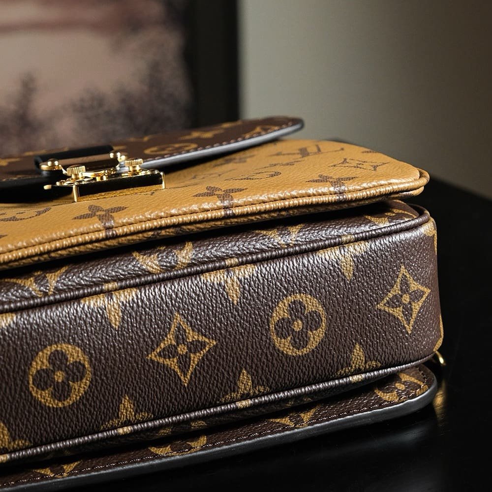 L0vis Vvtt0n M11941 Pochette Métis Backpack