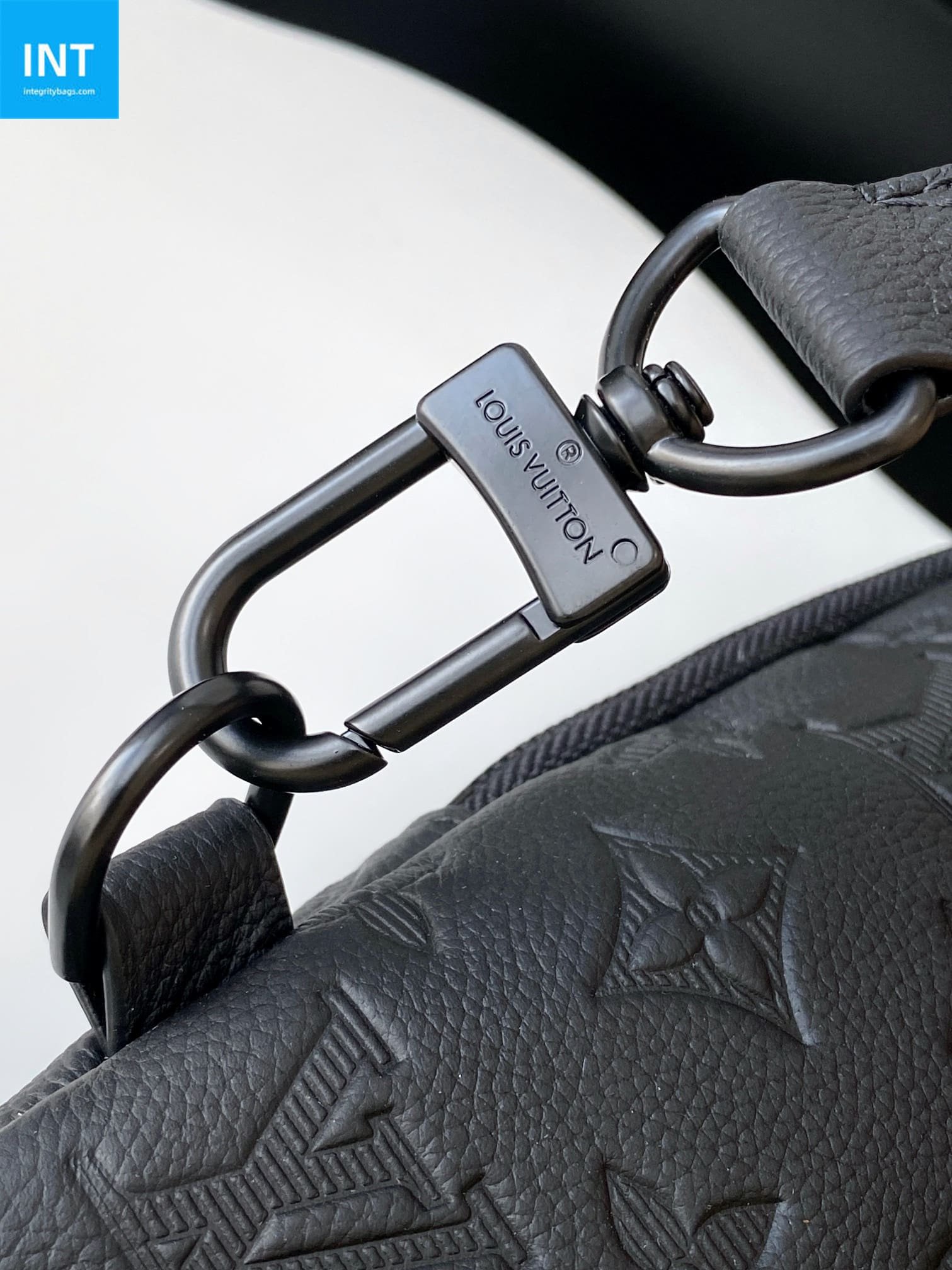 L0vis Vvtt0n M26730 Duo Slingbag