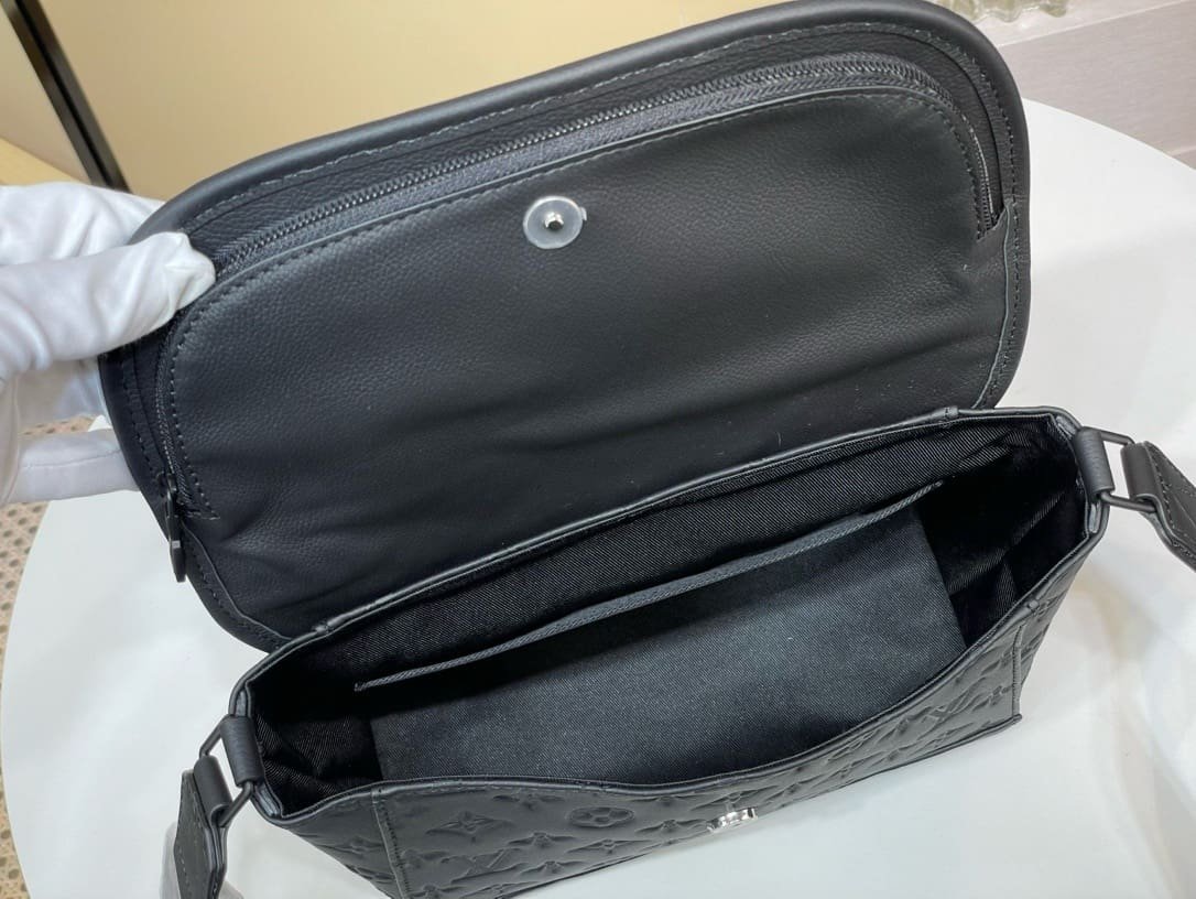 L0vis Vvtt0n M14874 Pulse Messenger