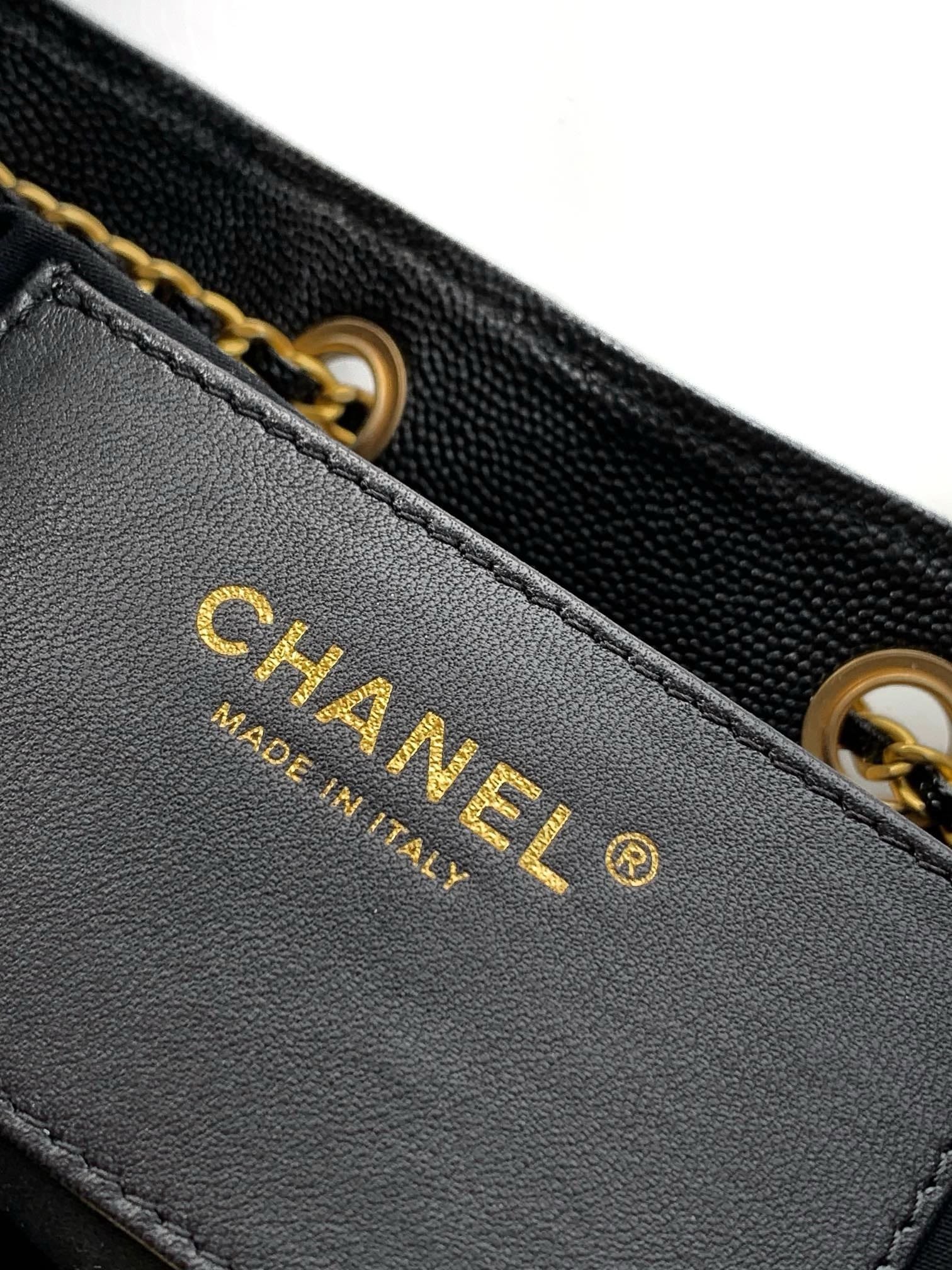 Ch**el 25 Medium Handbag
