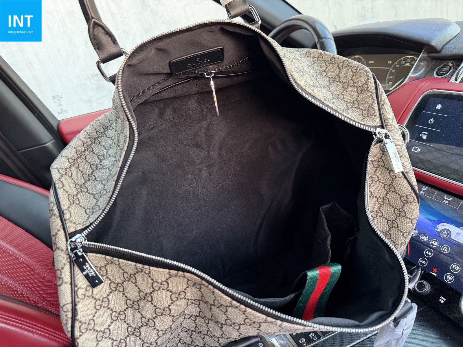 Gvc*1 LARGE DUFFLE BAG