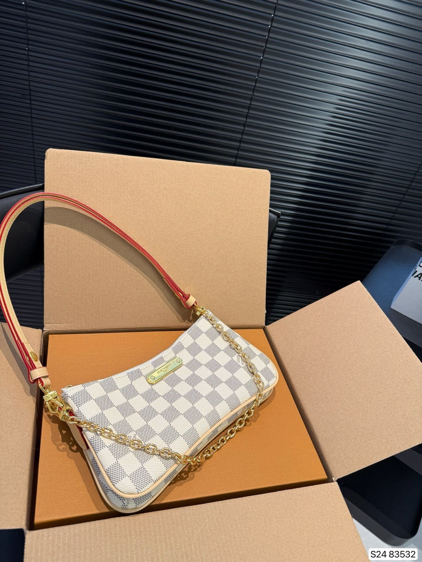 L0vis Vvtt0n N00228 Liv Pochette