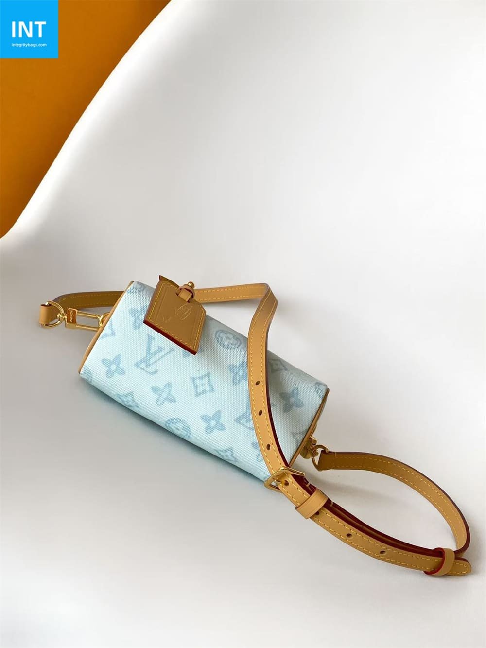L0vis Vvtt0n M28323 Nano Speedy