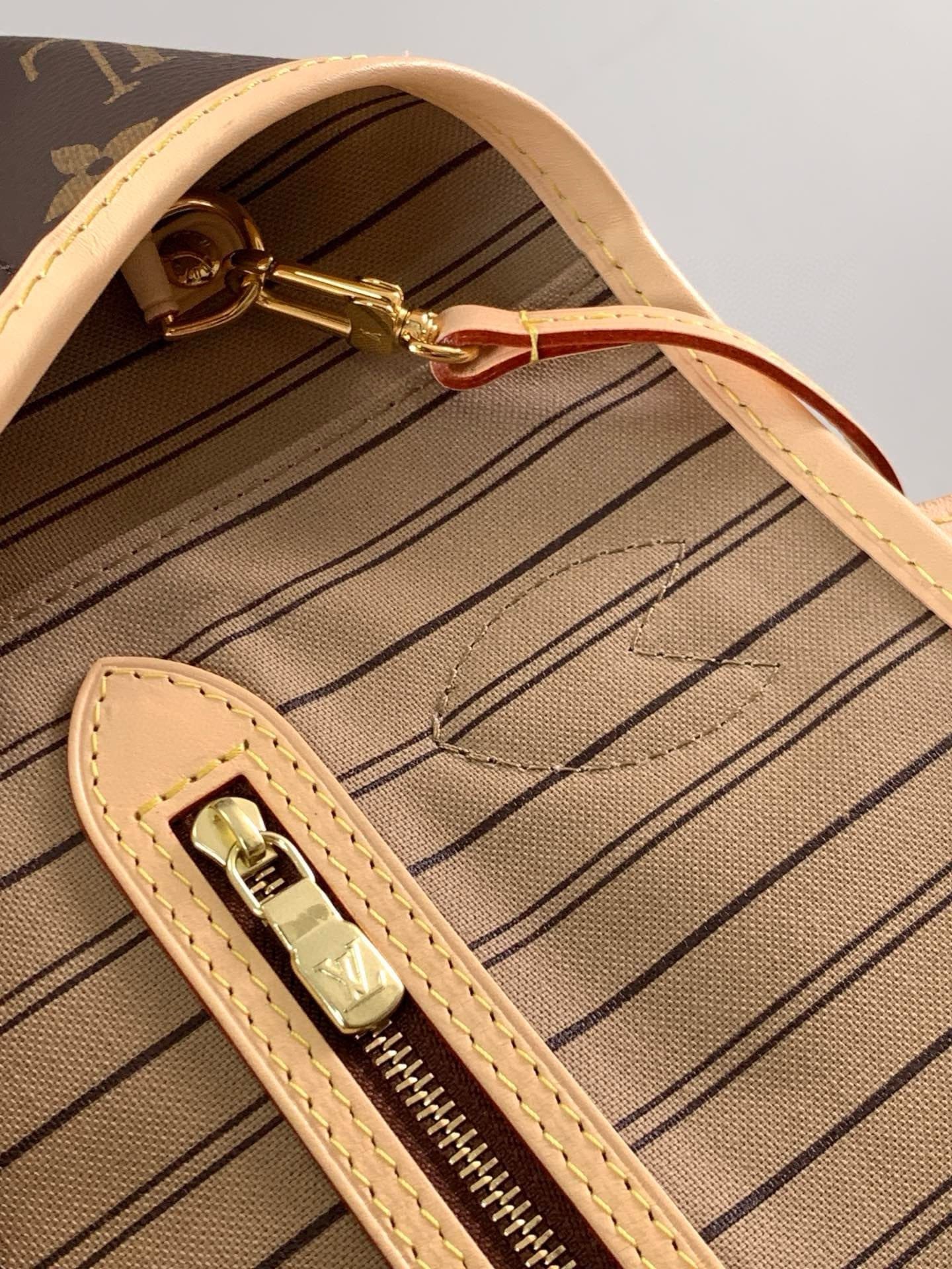 L0vis Vvtt0n M46975 Neverfull MM