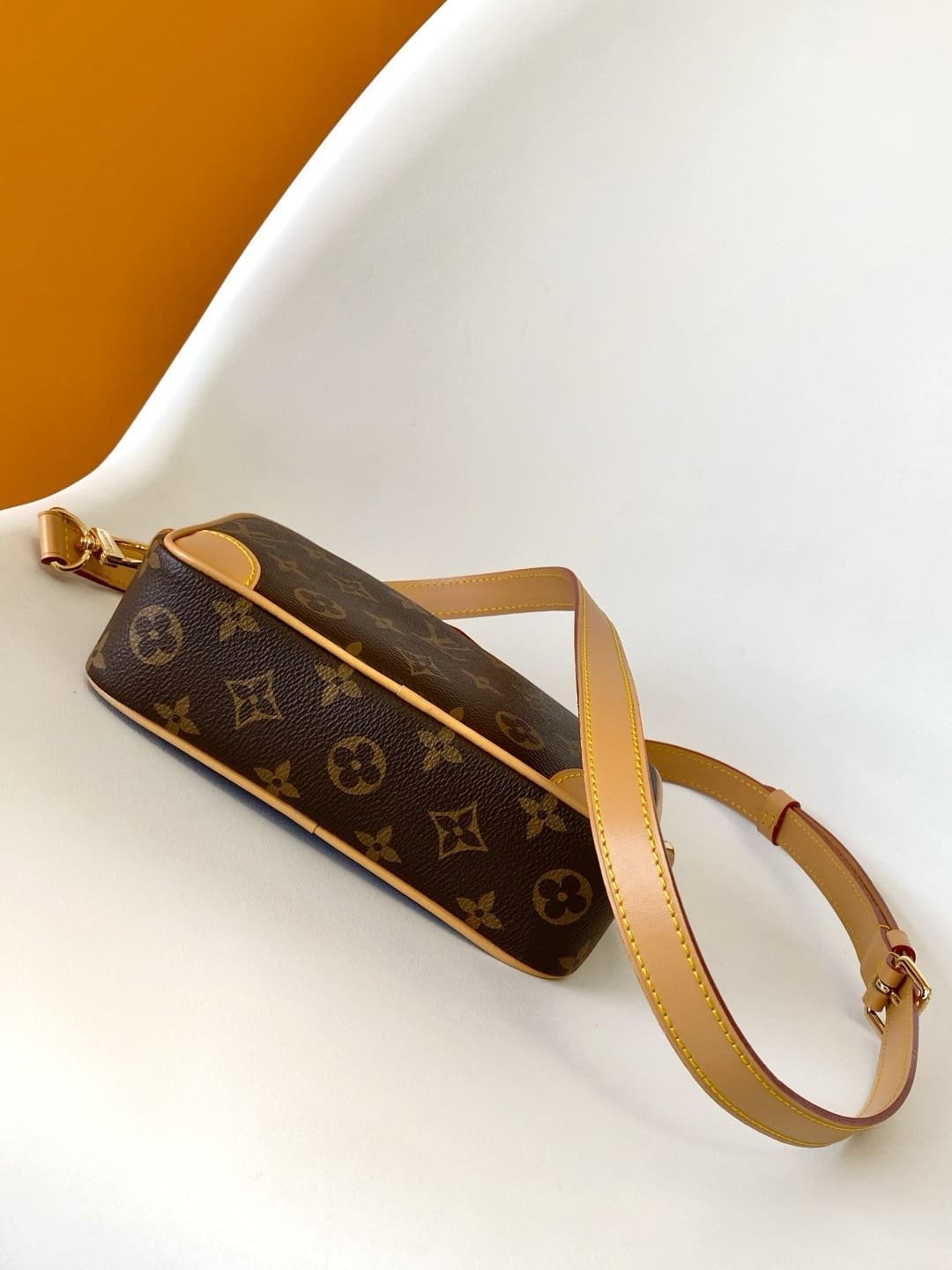 L0vis Vvtt0n M14058 Trocadéro Wearable Wallet