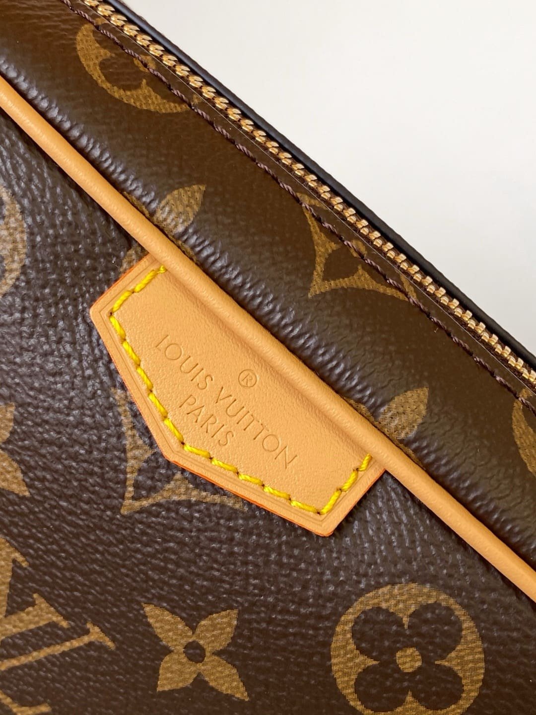 L0vis Vvtt0n M14058 Trocadéro Wearable Wallet