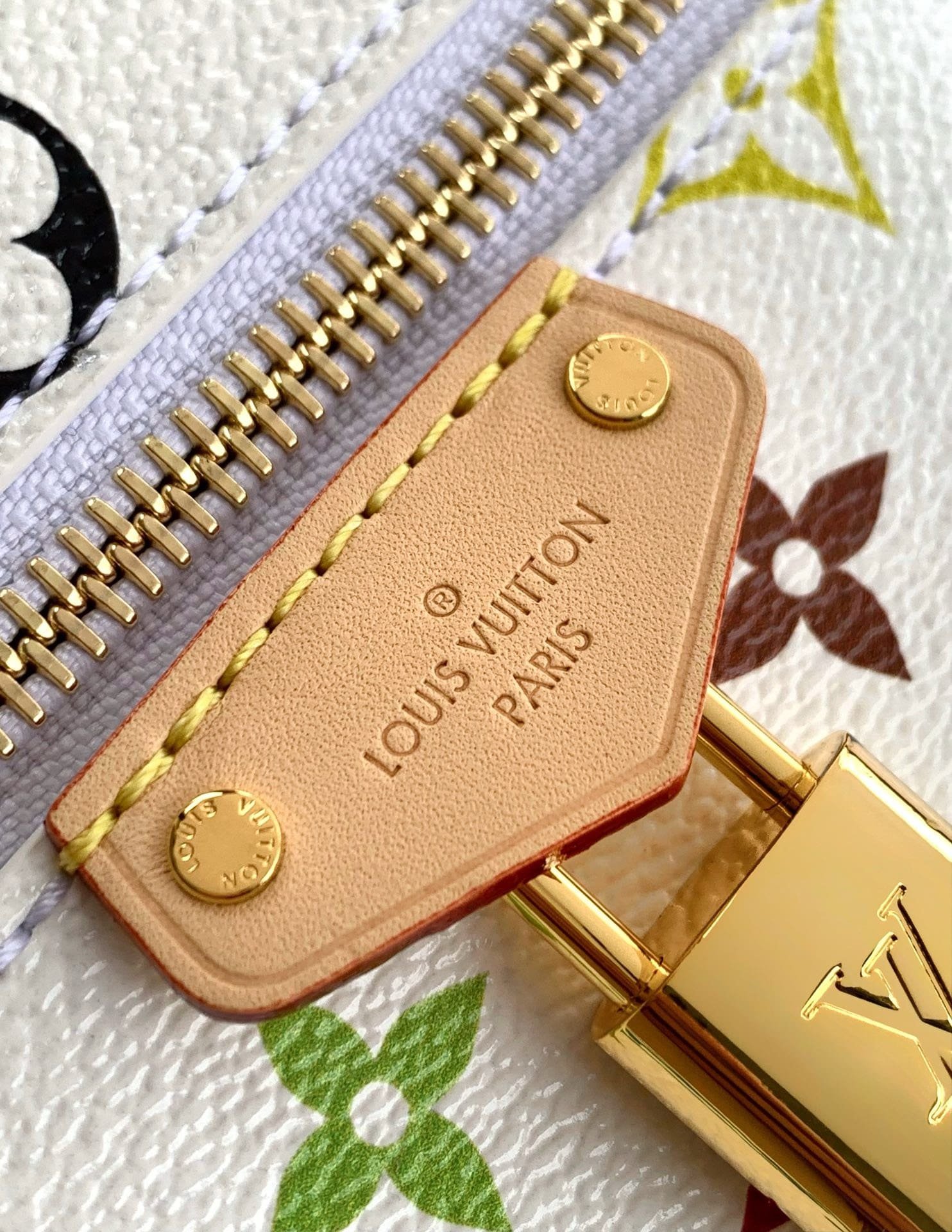 L0vis Vvtt0n M13662 LV x TM VANITY CHAIN ​​POUCH