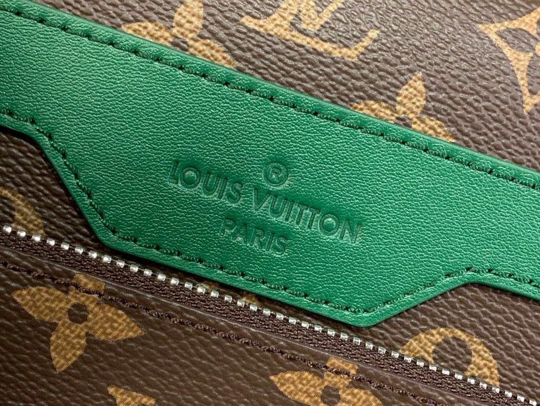 L0vis Vvtt0n M12766 Trio Messenger