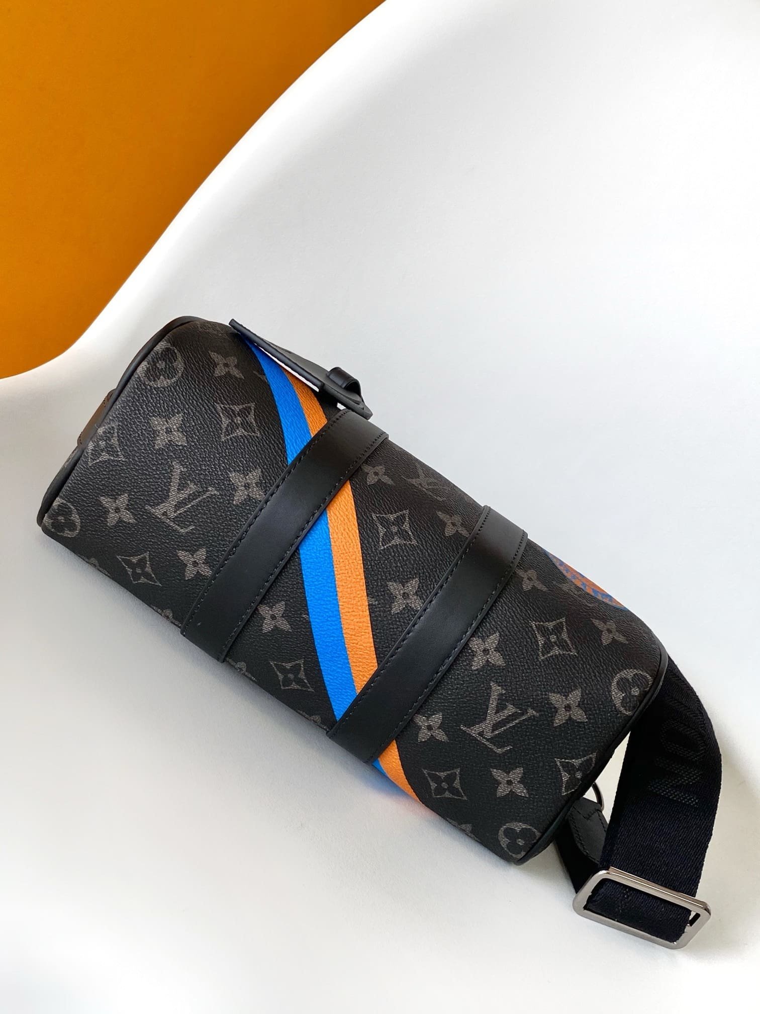 L0vis Vvtt0n P01942 Keepall Bandoulière 25 Mon Monogram