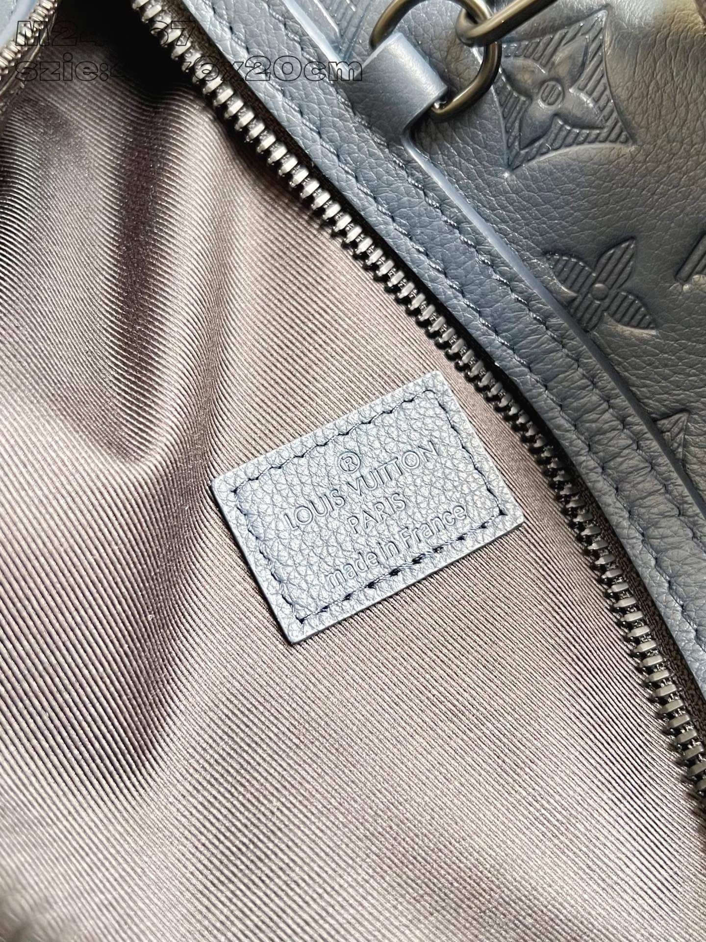 L0vis Vvtt0n M24467 Duo Slingbag