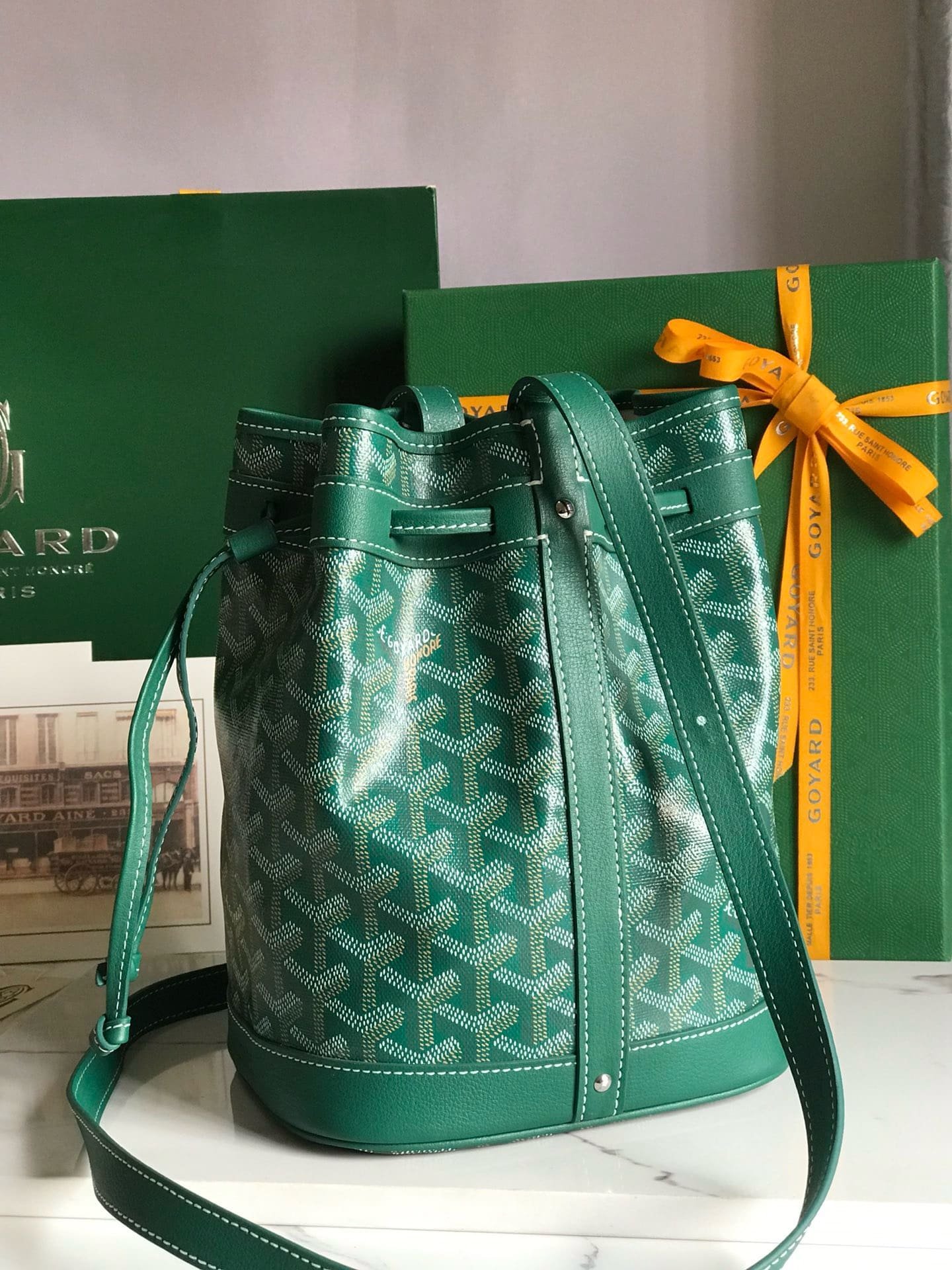 G09ard Petit Flot Bucket Bag