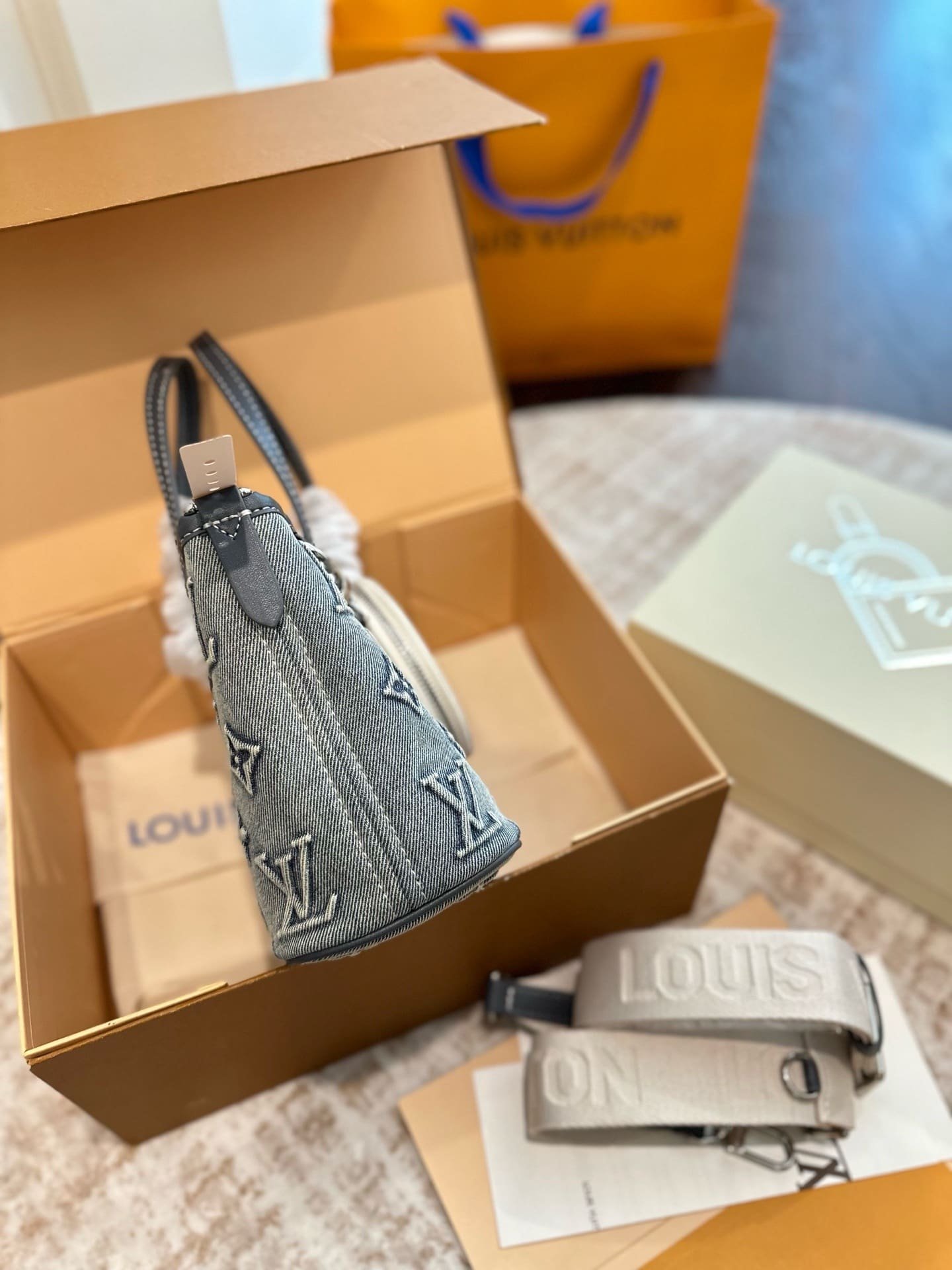L0vis Vvtt0n mini tote bag