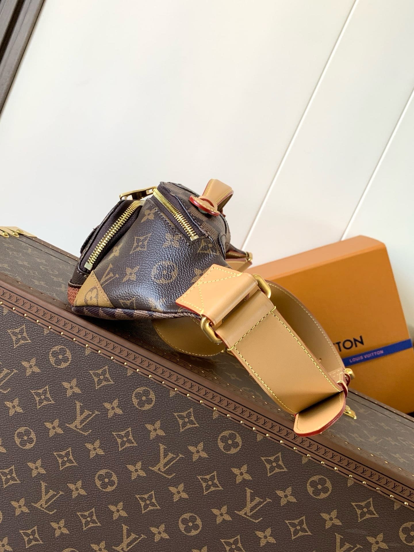 L0vis Vvtt0n M15271 Rush Bumbag